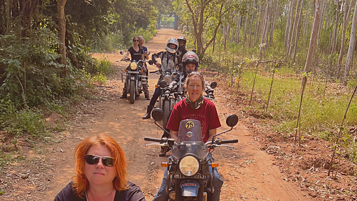 MOTORCYCLE WOMEN ROAD TRIP INDIA