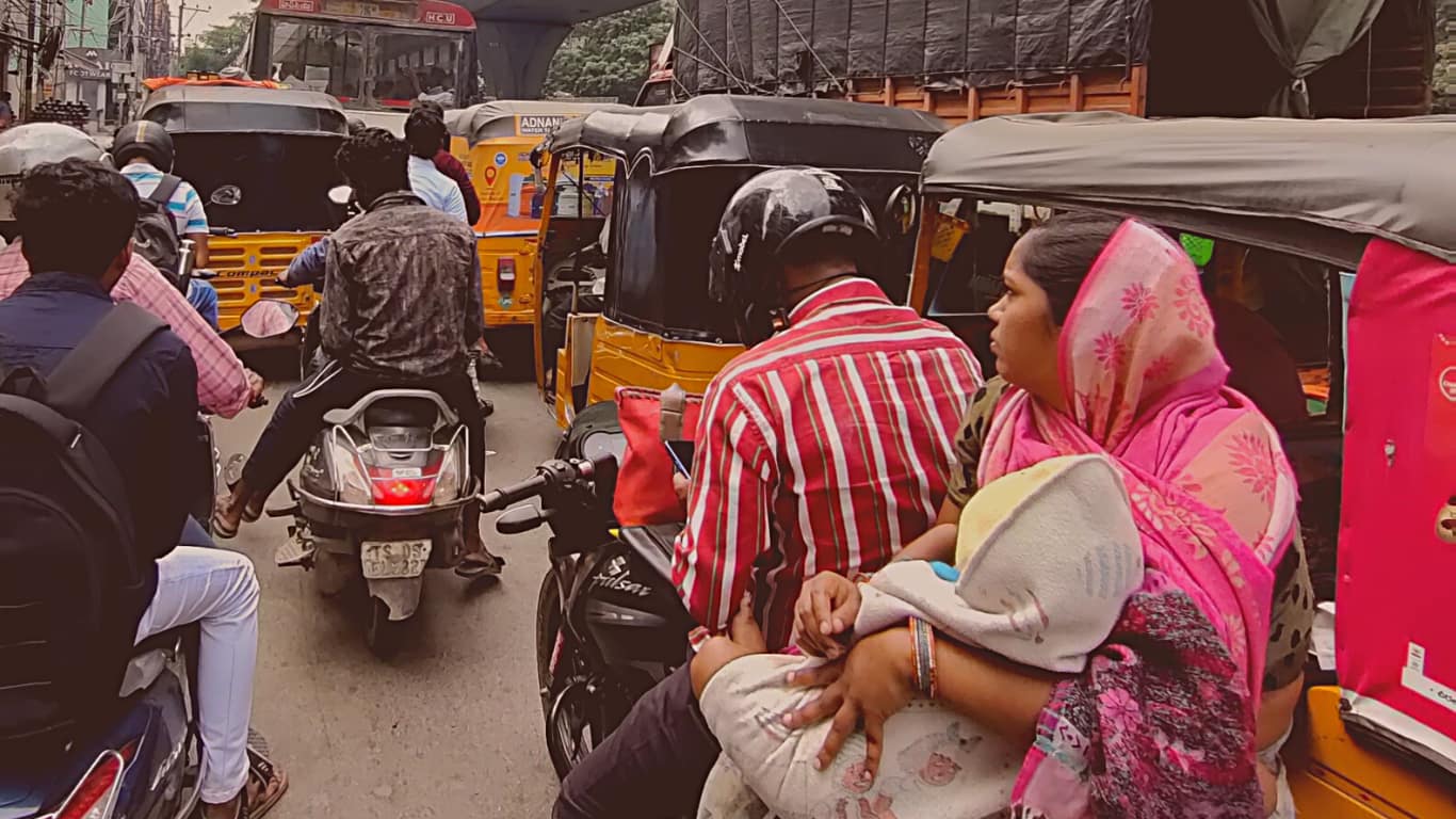 MOTORCYCLE WOMEN ROAD TRIP INDIA