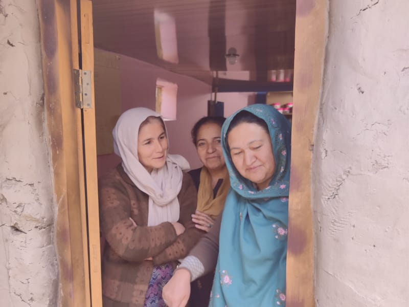 Pakistan Mountain women Pakistan Motorcycle Tour